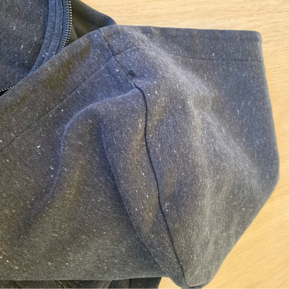 Adidas activewear sweatshirt. XS - Picture 4 of 4